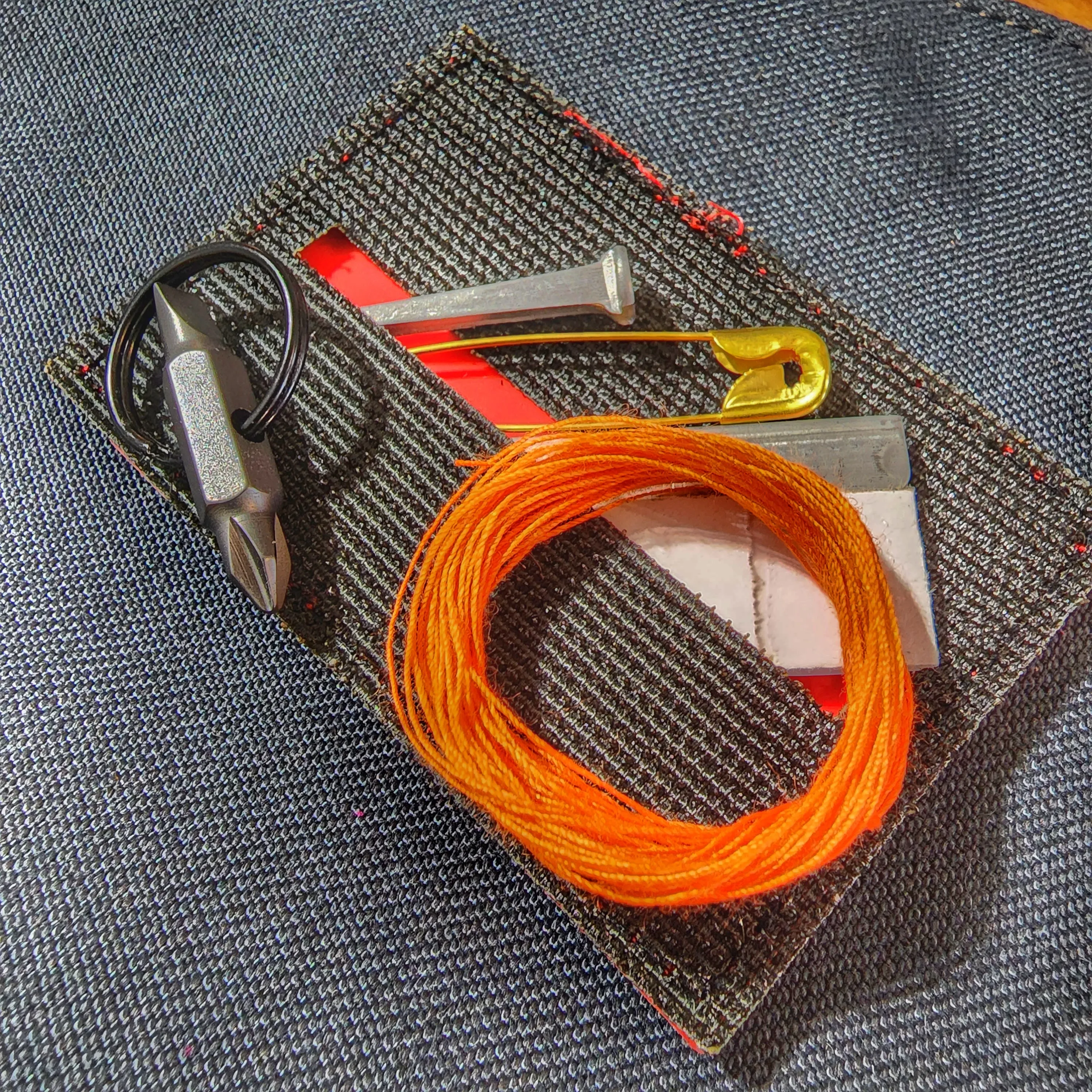 Supply MacGyver Patch Kit: Everyday Carry items for improvising in tasks completions